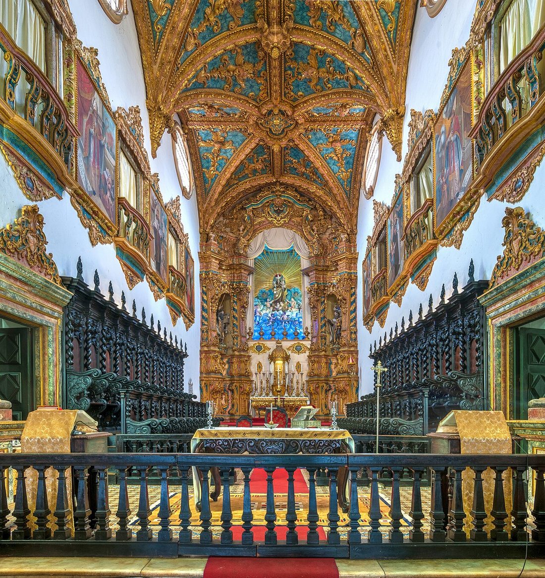 Altar-mor da Basílica de Nossa Senhora do Carmo, no Recife