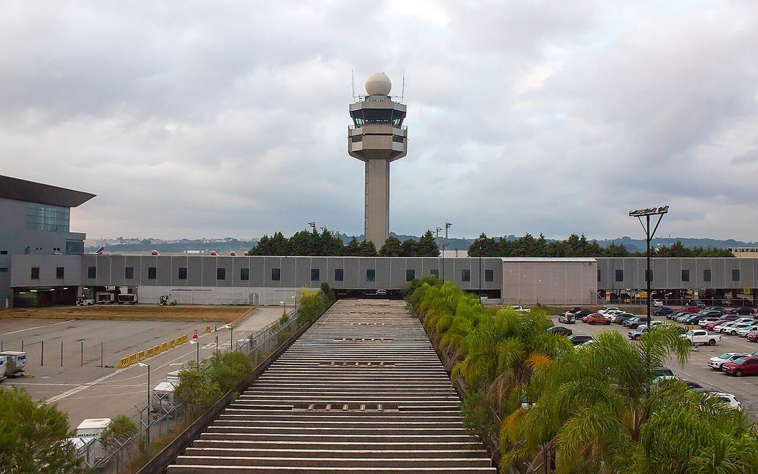 Torre de controle do Aeroporto Internacional de Guarulhos